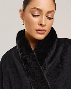 Пальто из кашемира с мехом норки 