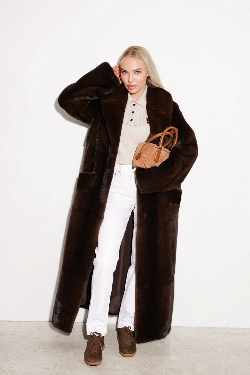 Шуба из норки  с английским воротником 