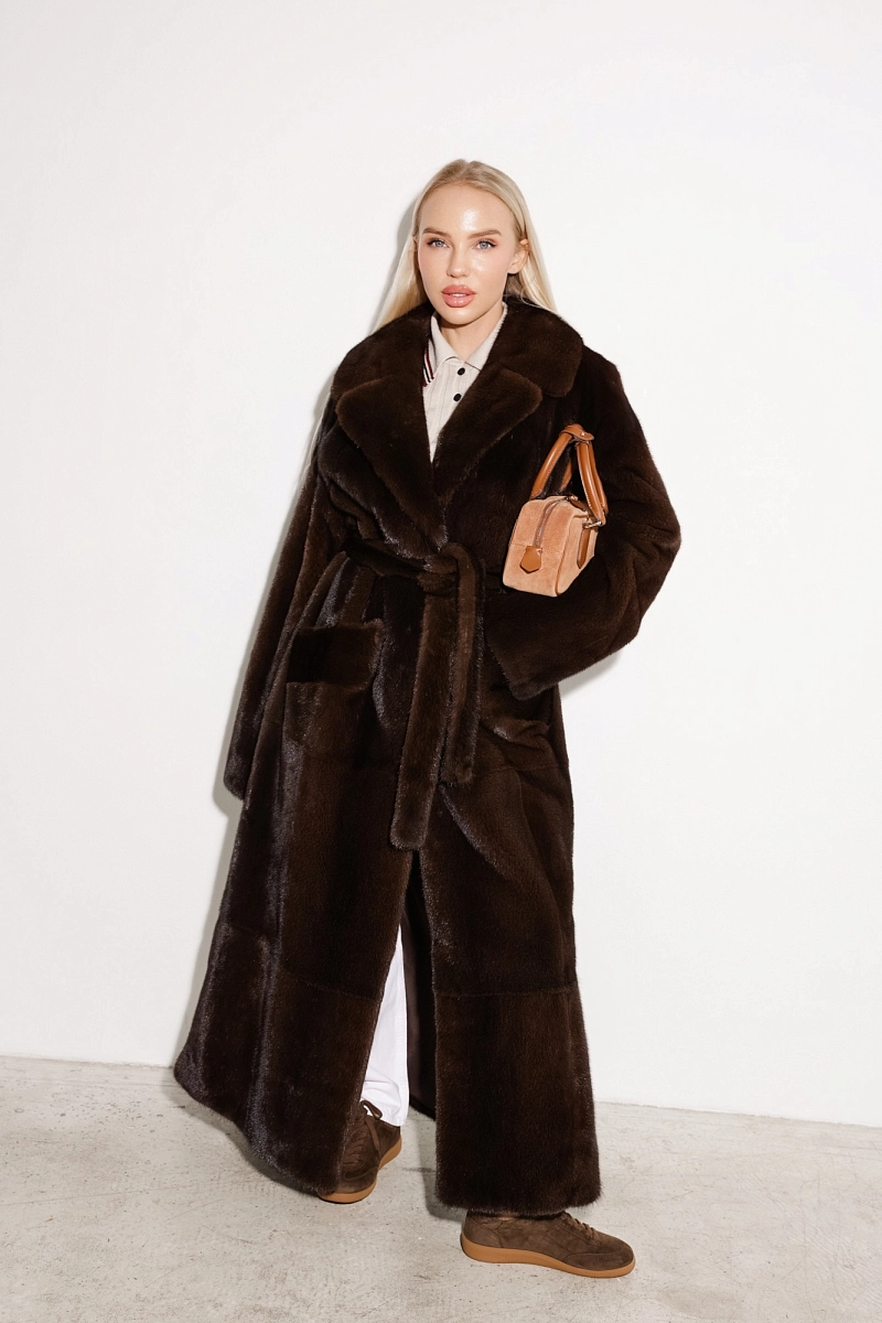 Шуба из норки  с английским воротником 