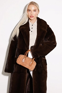 Шуба из норки  с английским воротником 