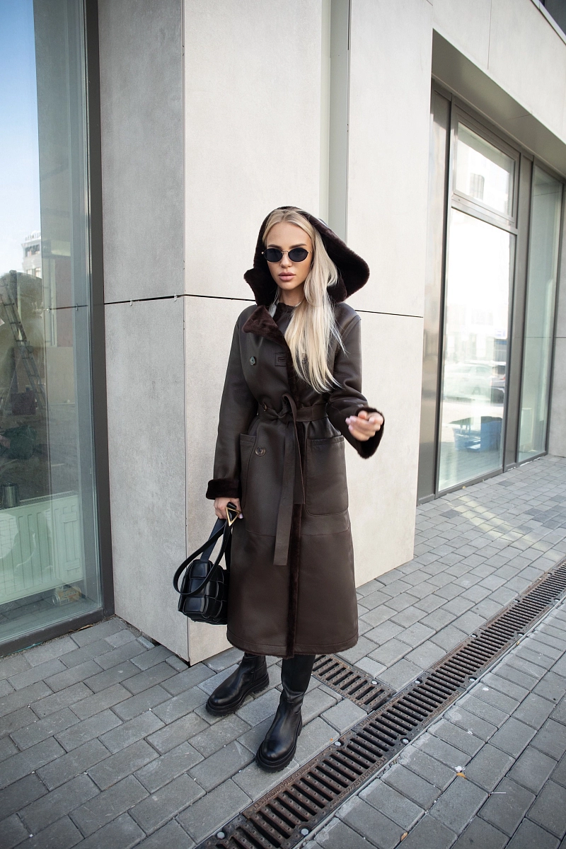 Дубленка двубортная DARK CHOCOLATE с капюшоном