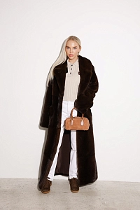 Шуба из норки  с английским воротником 