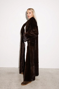 Шуба из норки  с английским воротником 